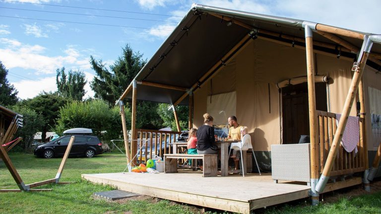 Camping Au Clos de la Chaume Glamping veranda 768x432
