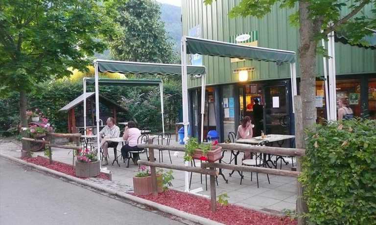 Camping Le Giessen terras 768x461