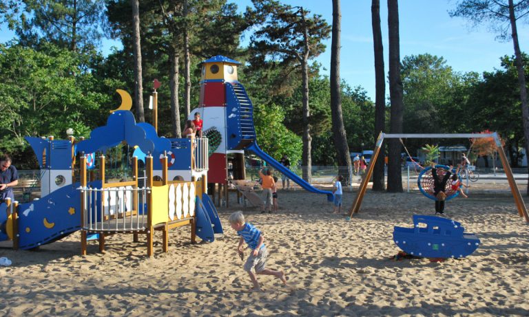 Camping Le Palace speeltuin 768x461