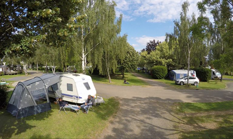 Camping Les Portes d Alsace Saverne staanplaatsen 768x461