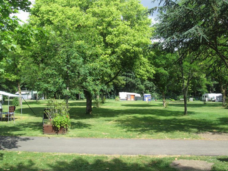 Camping Les Rives de la Doller staanplaatsen 768x576