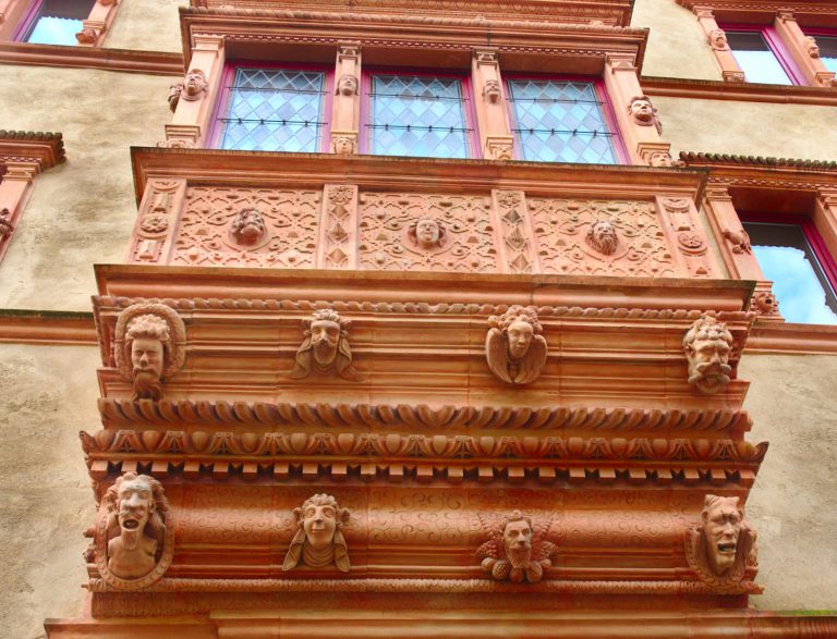 Bezienswaardigheden Colmar Maison des Têtes detail 1 768x587
