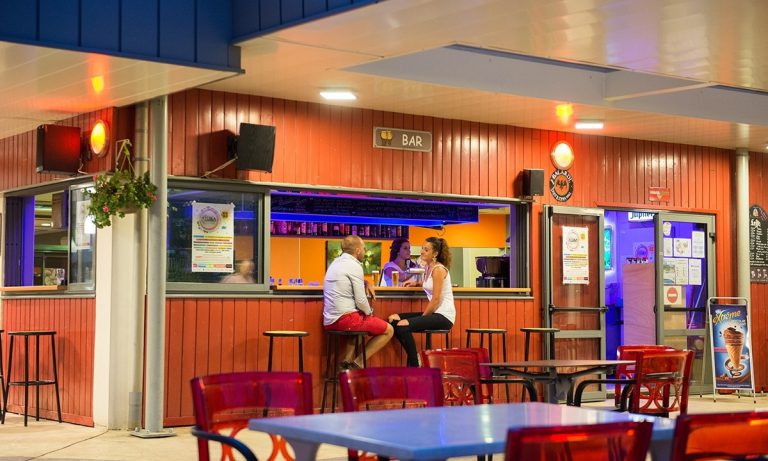 Camping Aluna Vacances bar 768x461