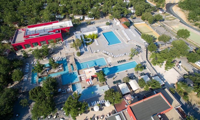 Camping Aluna Vacances overzicht zwembaden 768x461