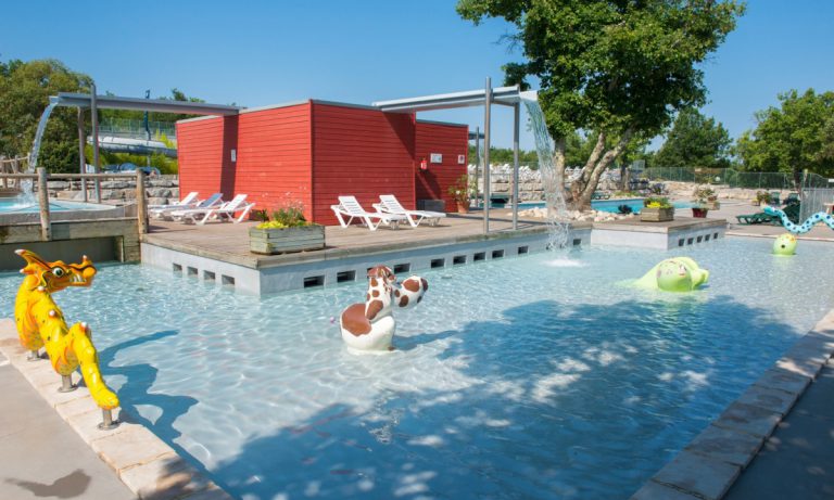 Camping Aluna Vacances peuterbad 768x461