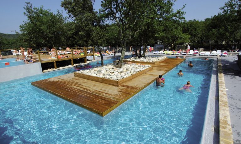 Camping Aluna Vacances zwembad 768x461
