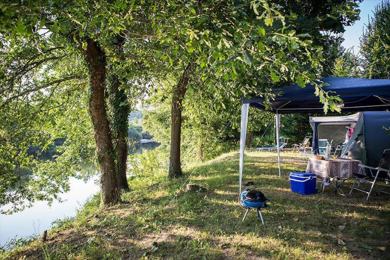 Camping Beau Rivage La Roque Gageac staanplaatsen 768x512