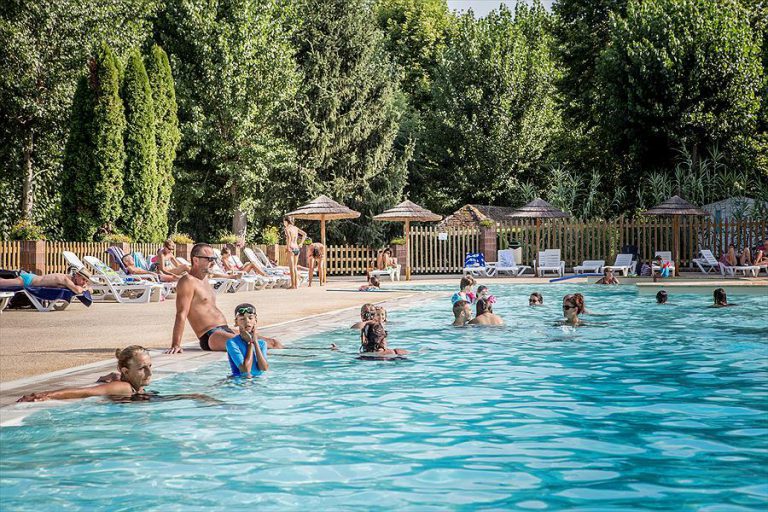 Camping Beau Rivage La Roque Gageac zwembad 2 768x512