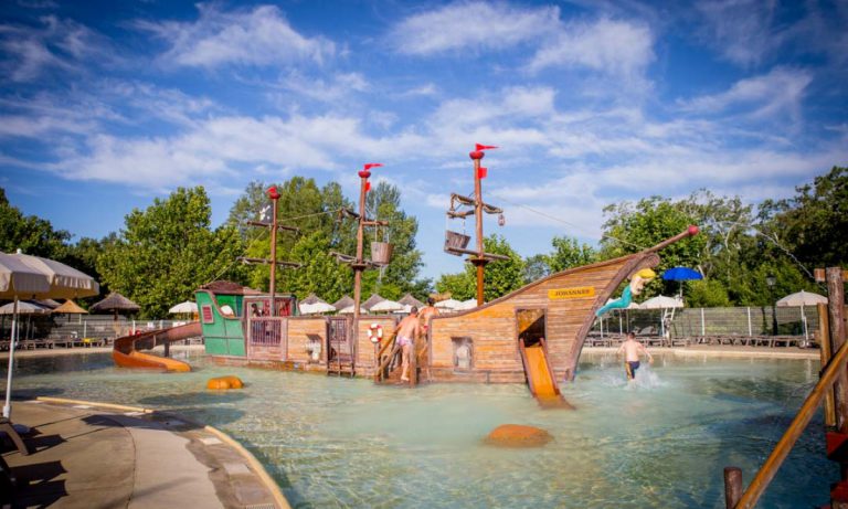 Camping Domaine Le Pommier piratenschip 768x461