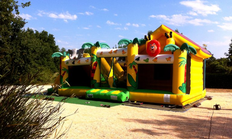 Camping Domaine de Labeiller speeltuin springkussen 768x461