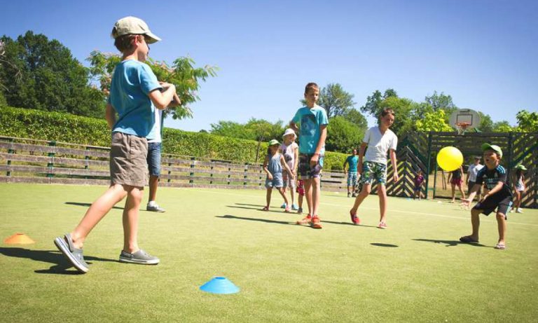 Camping La Linotte sportveld 768x461