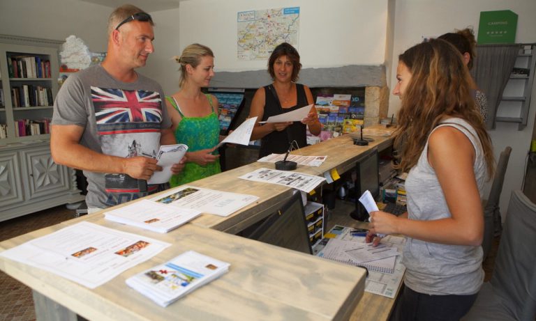 Camping La Paille Basse receptie 768x461