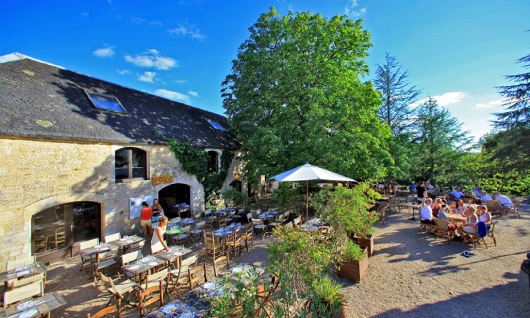 Camping La Paille Basse terras 768x461