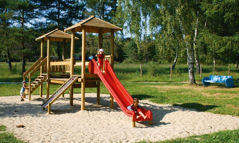 Camping Lac de Miel speeltuin 768x461