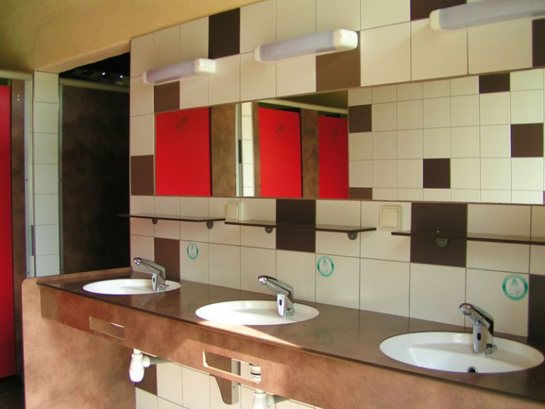 Camping Le Capeyrou Dordogne sanitair 768x576