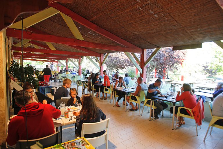 Camping Le Carbonnier restaurant 768x512