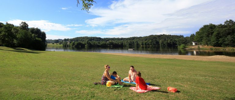 Camping Le Coiroux meer 2 768x329