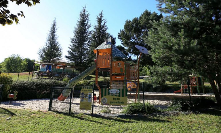 Camping Le Coiroux speeltuin 768x461