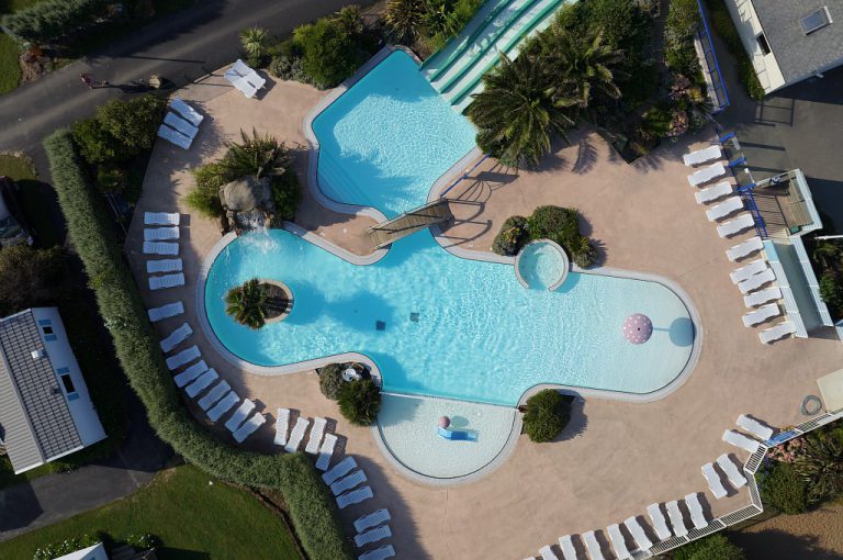 Camping Le Domaine de Ker Ys zwembad 768x510