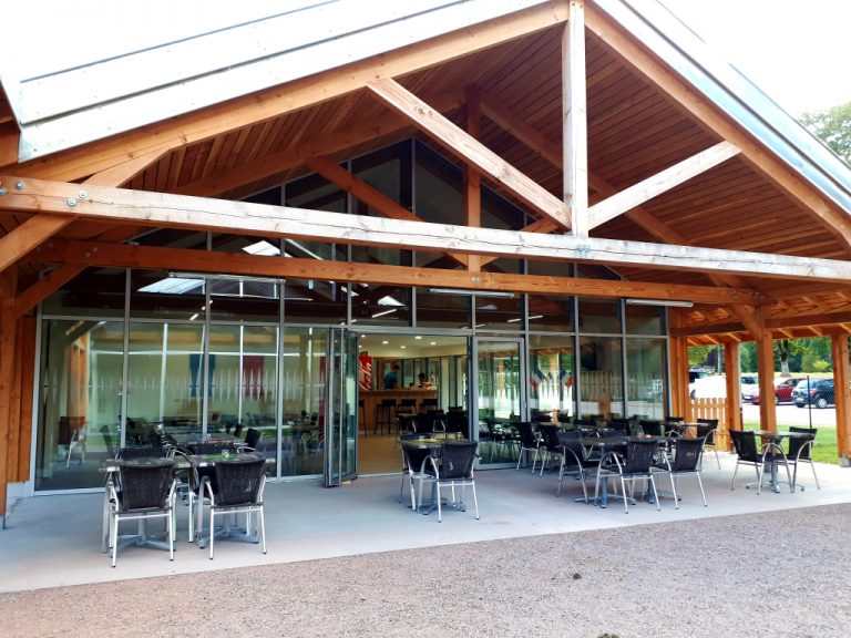 Camping Le Domaine de Longemer terras 768x576