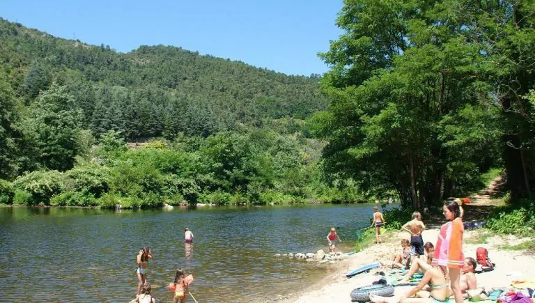 Camping Le Mas de Champel rivier 768x435