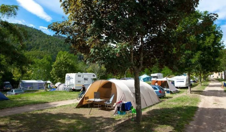 Camping Le Mas de Champel staanplaatsen 768x450