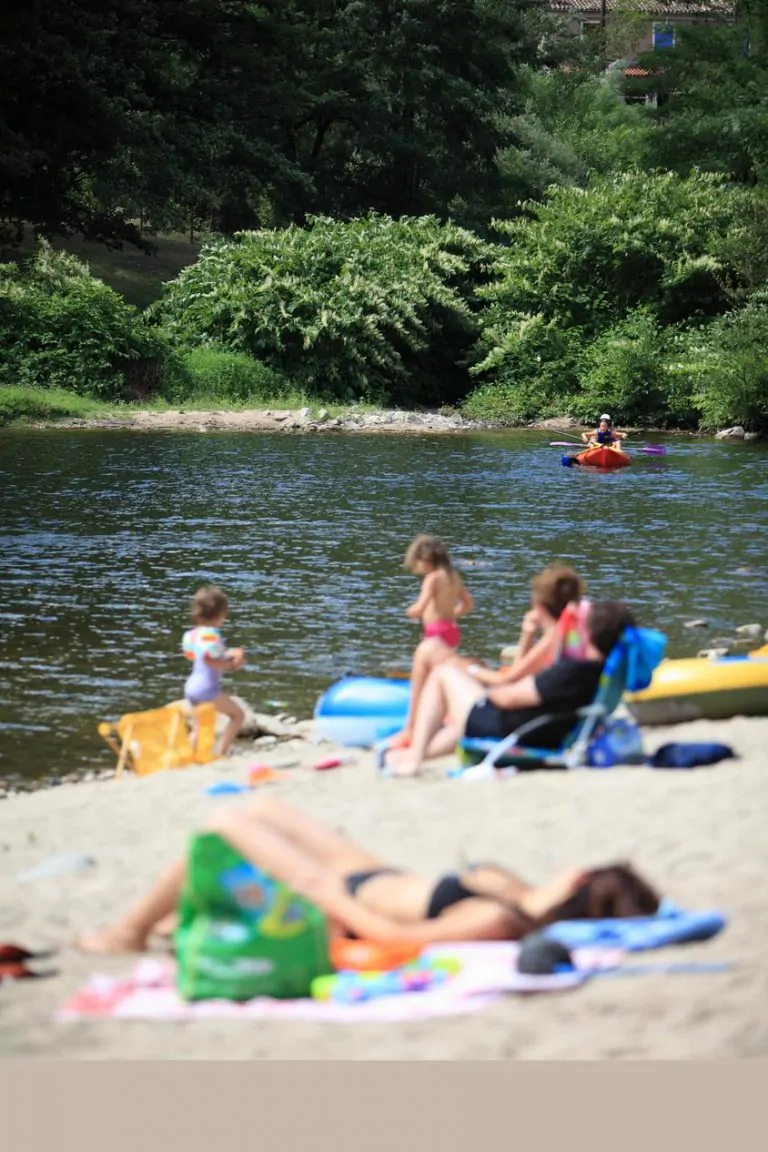 Camping Le Mas de Champel strand 768x1152