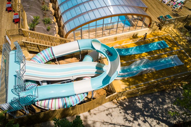 Camping Le Val d Ussel glijbanen 768x513