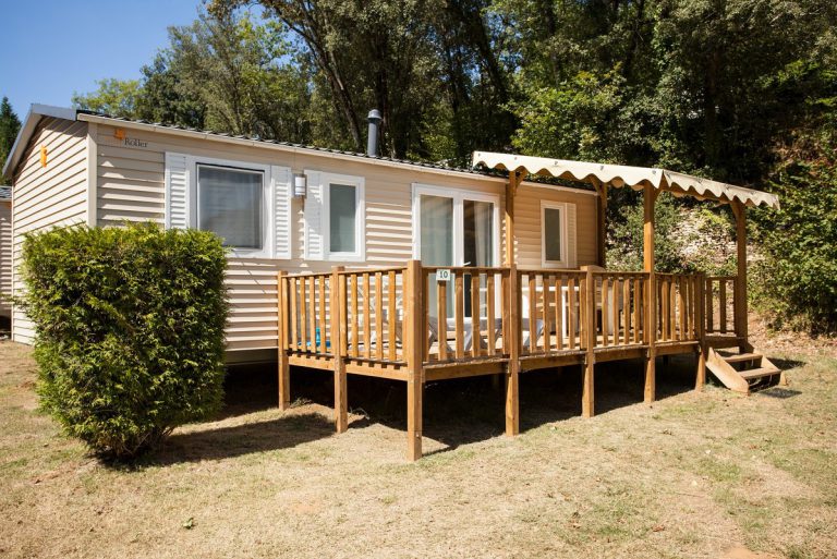 Camping Le Val d Ussel stacaravan 768x513