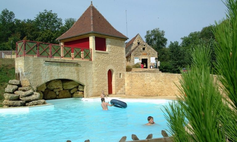Camping Le Val d Ussel zwembad 4 768x461