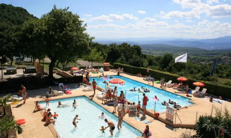 Camping Les Charmilles zwembad 768x461