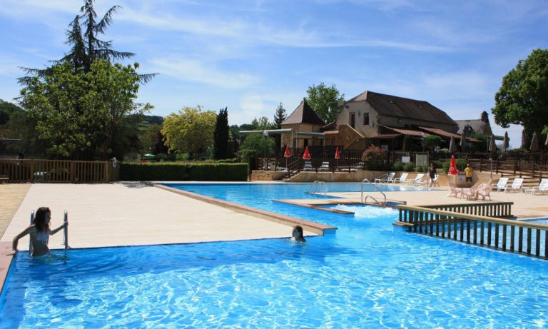 Camping Les Grottes De Roffy zwembad 2 768x461