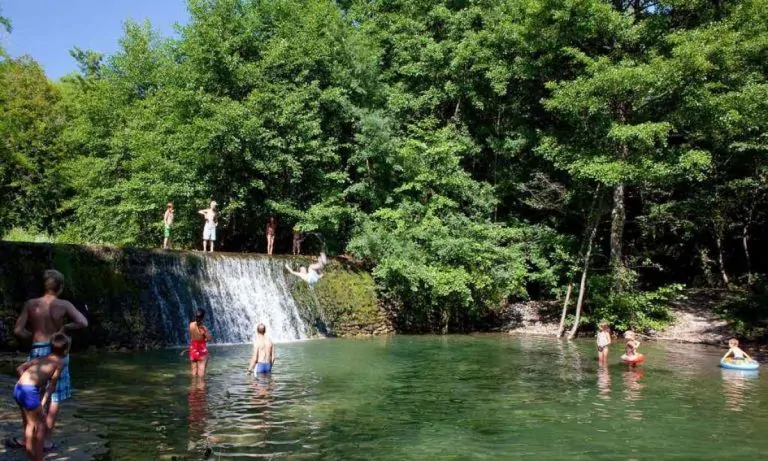 Camping Ludo waterval 768x461