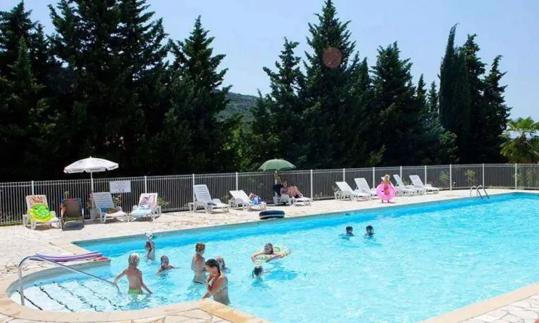 Camping Ludo zwemabd 3 768x461