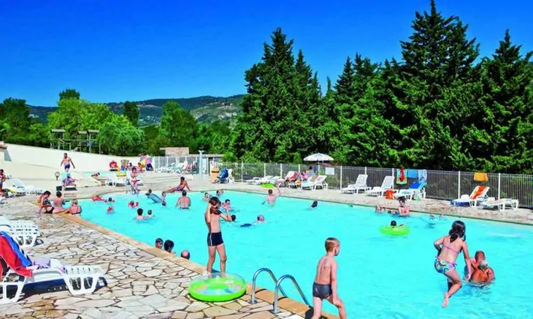 Camping Ludo zwembad 768x461