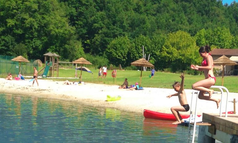 Camping Pomport Beach strandje 768x461