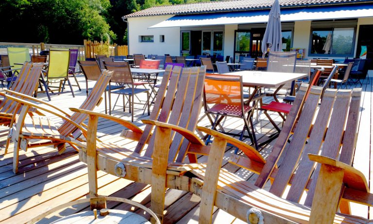 Camping Pomport Beach terras 2 768x461