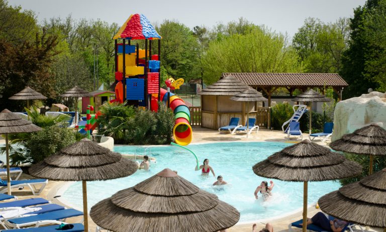 Camping l Évasion Puy l Évêque zwembad 768x461