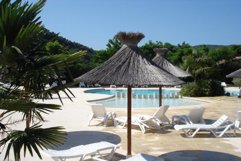Camping le Riviera Ardeche zwembad 768x513