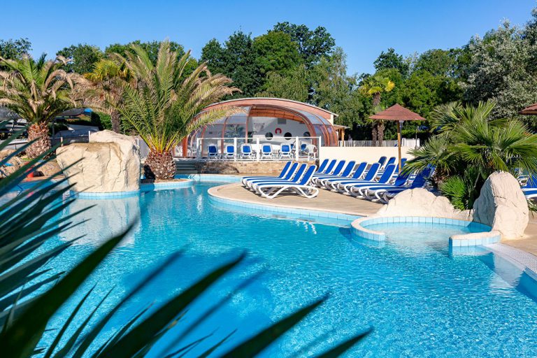 Sandaya Camping Les Deux Fontaines zwembad 768x512