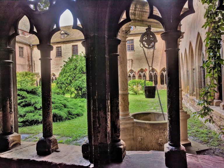 Unterlinden Museum binnenplaats Colmar 768x576