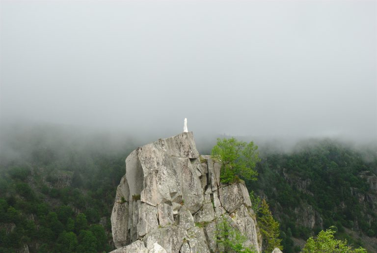Wandeling Lac Blanc Vogezen Mariabeeld Rocher Hans 768x515