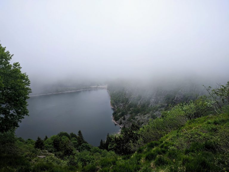 Wandeling Lac Blanc Vogezen in de wolken 768x576