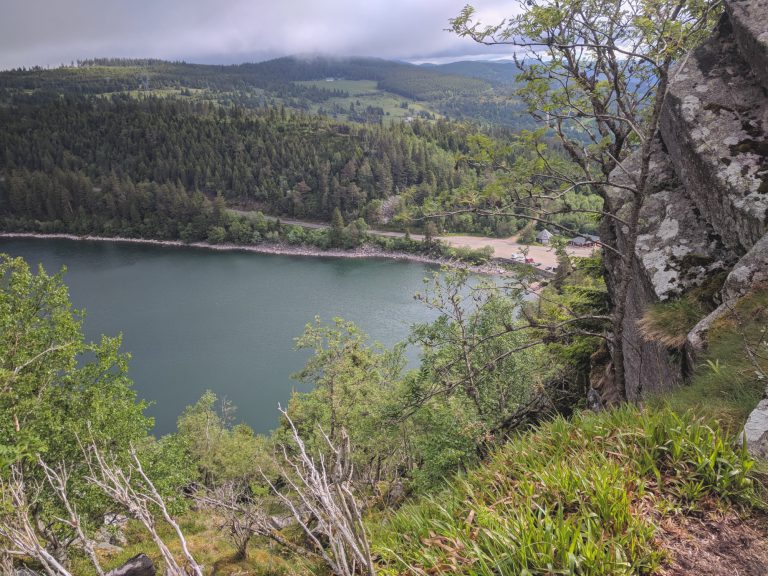 Wandeling Lac Blanc Vogezen uitzicht op het meer 768x576