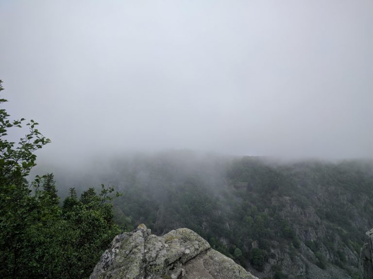 Wandeling Lac Blanc Vogezen wolken 768x576