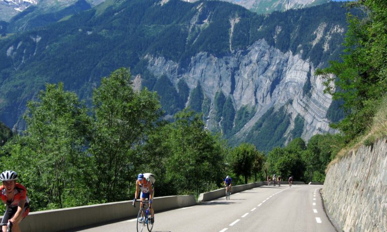 Camping A la Rencontre du Soleil wielrennen Alpen 768x461