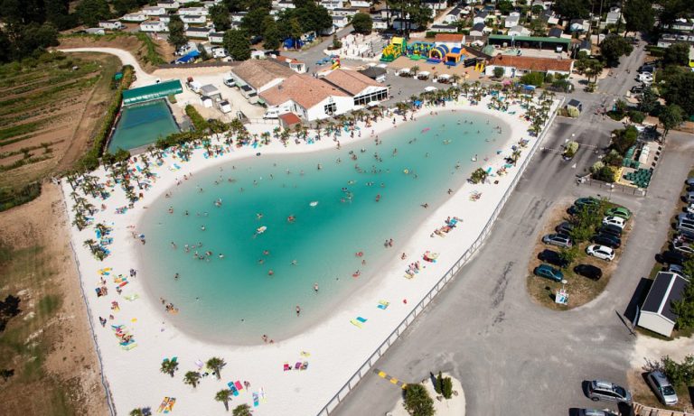 Camping Atlantique Parc lagune overzicht 768x461