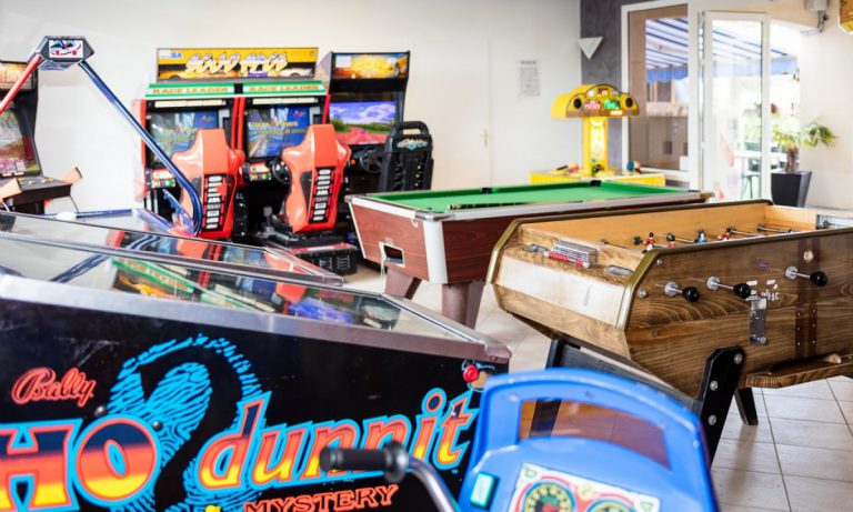 Camping Bel Air Vendee gamehal 768x461