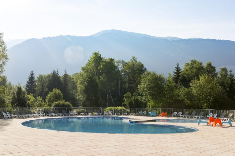 Camping Belledonne zwembad 2 768x512