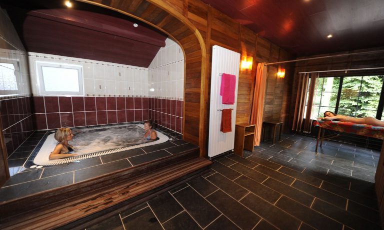 Camping Chateau des Marais wellness 768x461